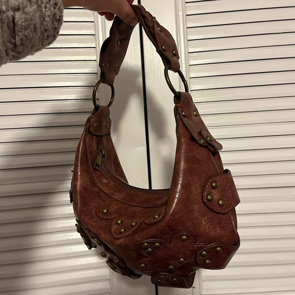 URBAN OUTFITTERS Silence + Noise Emory Studded Shoulder Bag - Picture 3 of 10